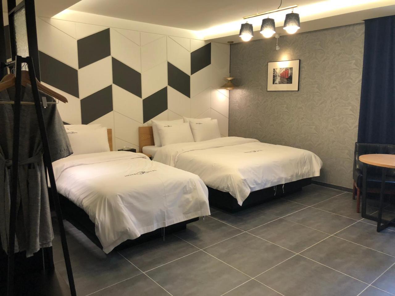 Royal Hotel Jeongeup Bagian luar foto