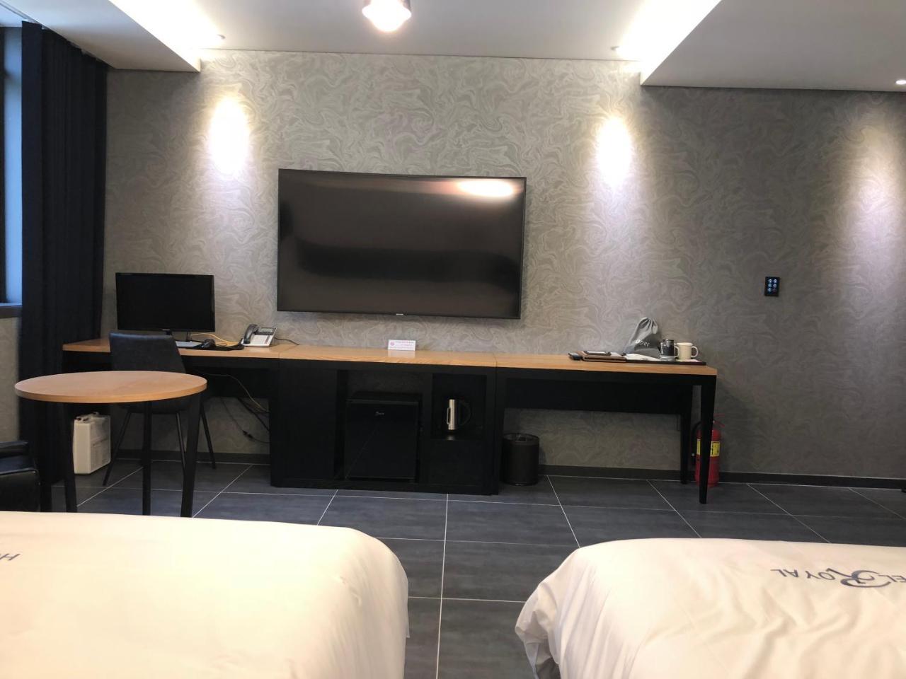 Royal Hotel Jeongeup Bagian luar foto